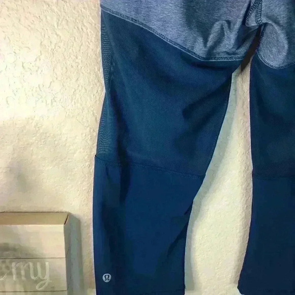Lululemon Training Tough Crop blue sz 4 - Picture 2 of 4
